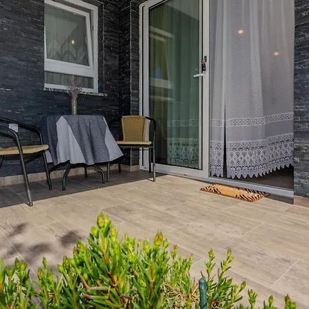 With Parking Space - 24432 Apartman