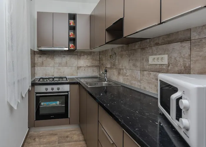 With Parking Space - 24432 아파트 비르